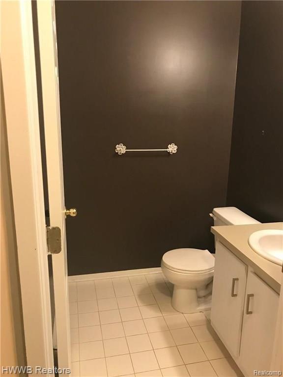 22126 Cape Cod Way, Unit 20 Farmington Hills, MI 48336 - Photo 7 of 10