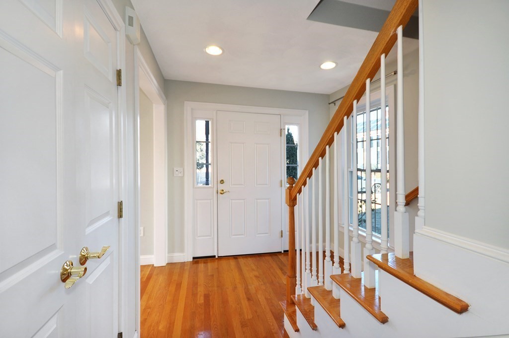 10 Knowles Farm Road Arlington, MA 02474 - Photo 4 of 41 Gallery Image 4