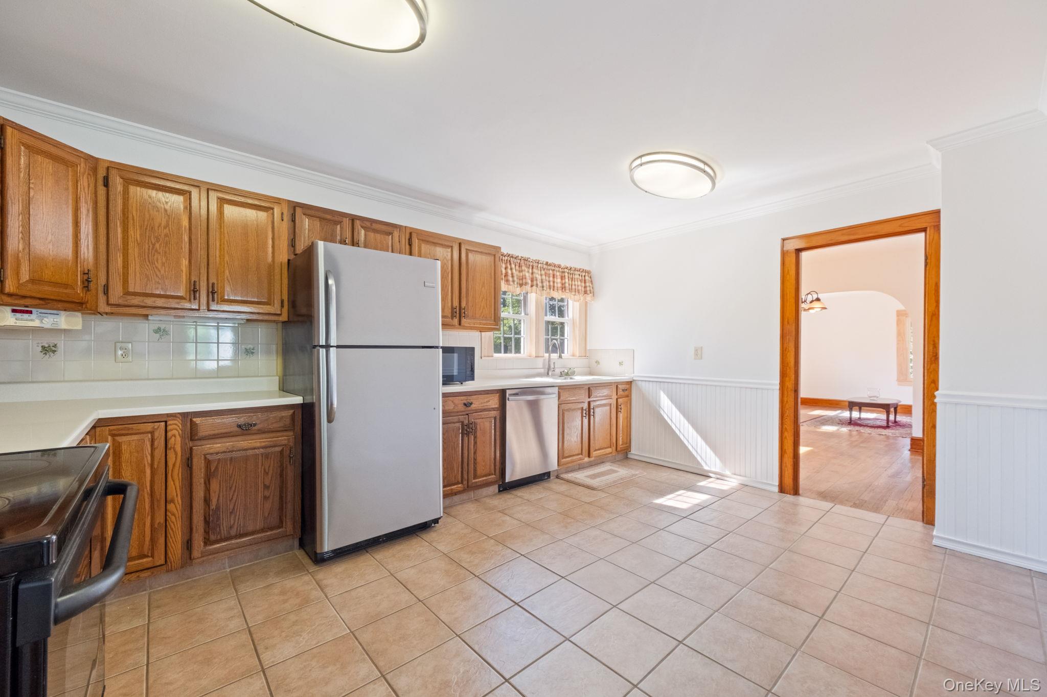 189 Lakeside Road Newburgh, NY 12550 - Photo 5 of 33