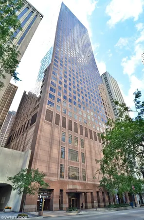 $899,000 | 161 East Chicago Avenue, Unit 40DE, Chicago, IL 60611