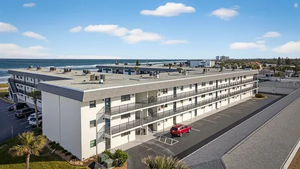 $299,900 | 2100 Ocean Shore Boulevard, Unit 2090, Ormond Beach, FL 32176