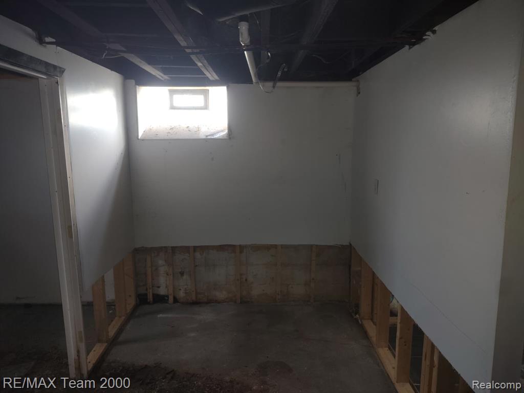 8860 Appoline Street Detroit, MI 48228 - Photo 32 of 45