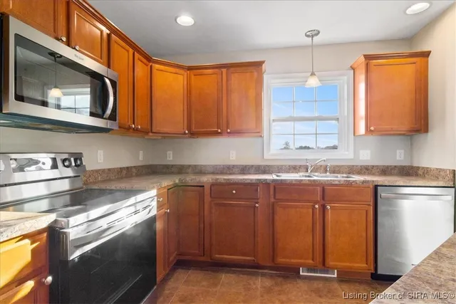 $399,900 | 13621 Prairie Drive, Evansville, IN 47725