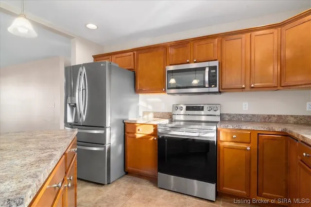 $399,900 | 13621 Prairie Drive, Evansville, IN 47725