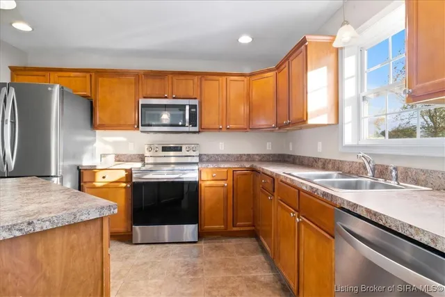 $399,900 | 13621 Prairie Drive, Evansville, IN 47725