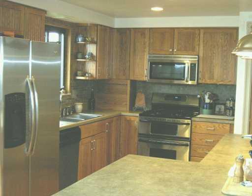 2264 Ridge Road McKeesport, PA 15135 - Photo 3 of 8 Kitchen.