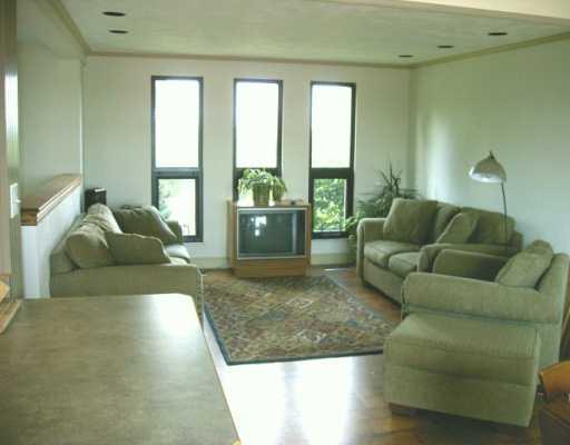 2264 Ridge Road McKeesport, PA 15135 - Photo 8 of 8 Living Room.
