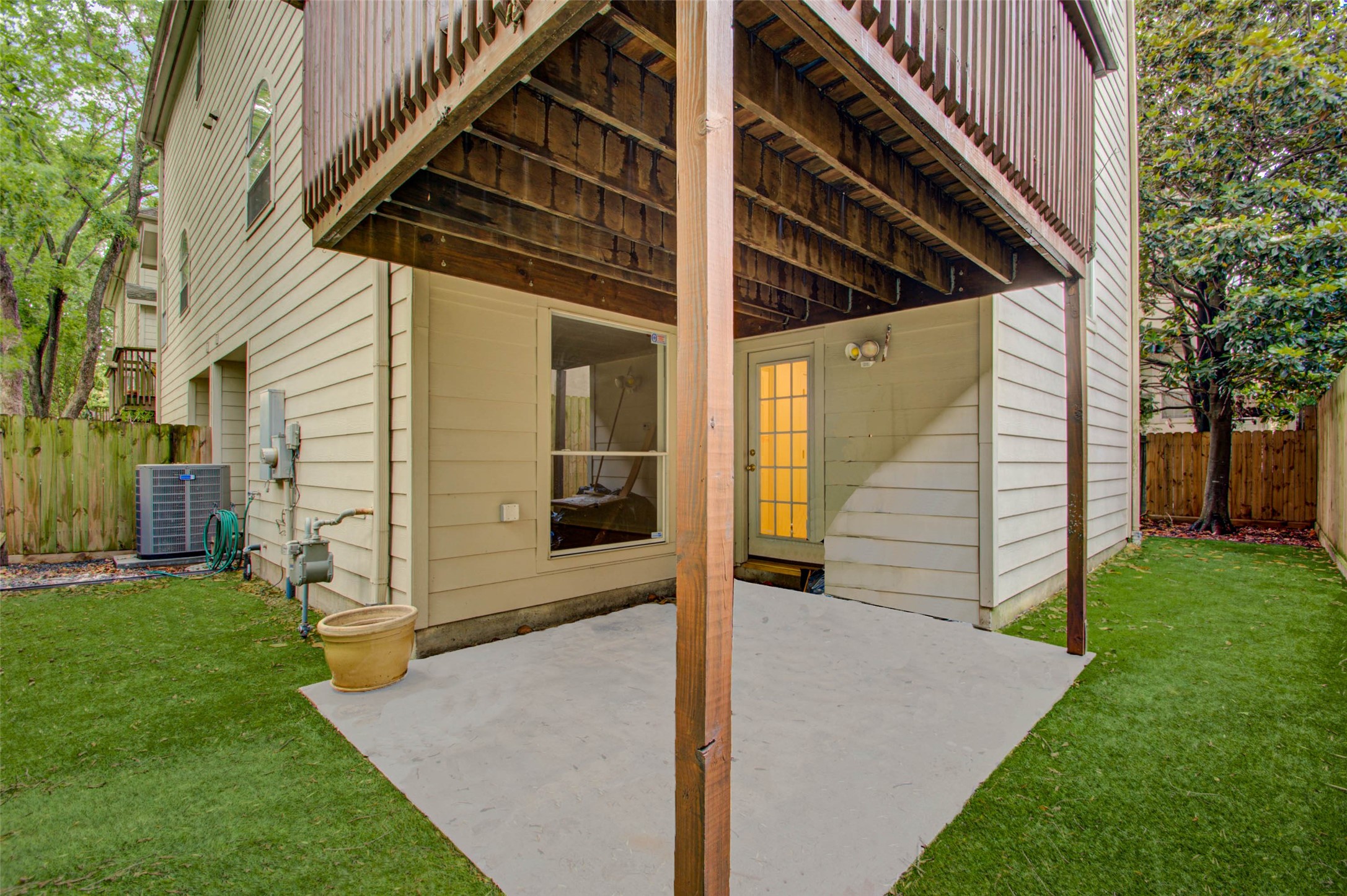 911 Reinicke Street Houston, TX 77007 - Photo 1 of 48