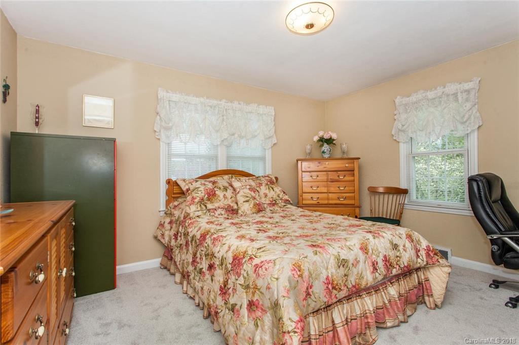 102 Liberty Road Candler, NC 28715 - Photo 10 of 17 Gallery Image 10