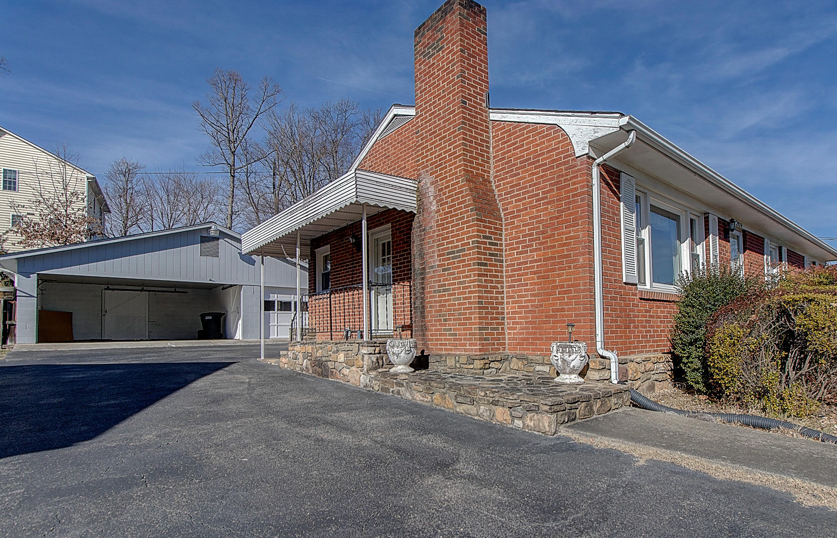 6524 Sherry Road Roanoke, VA 24019 - Photo 3 of 27 IMG_2762_3_4_5_6