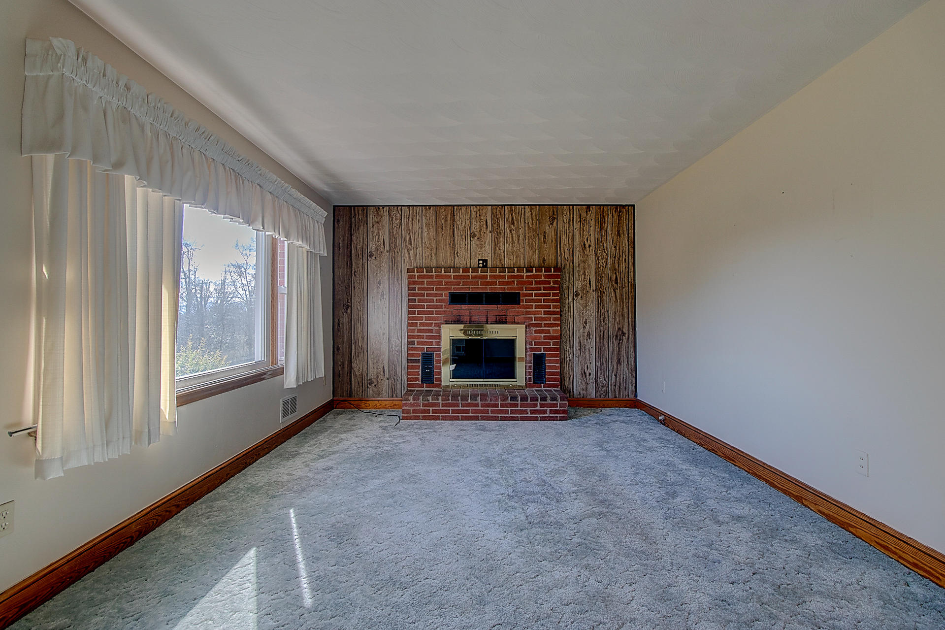 6524 Sherry Road Roanoke, VA 24019 - Photo 5 of 27 IMG_2787_88_89_90_91