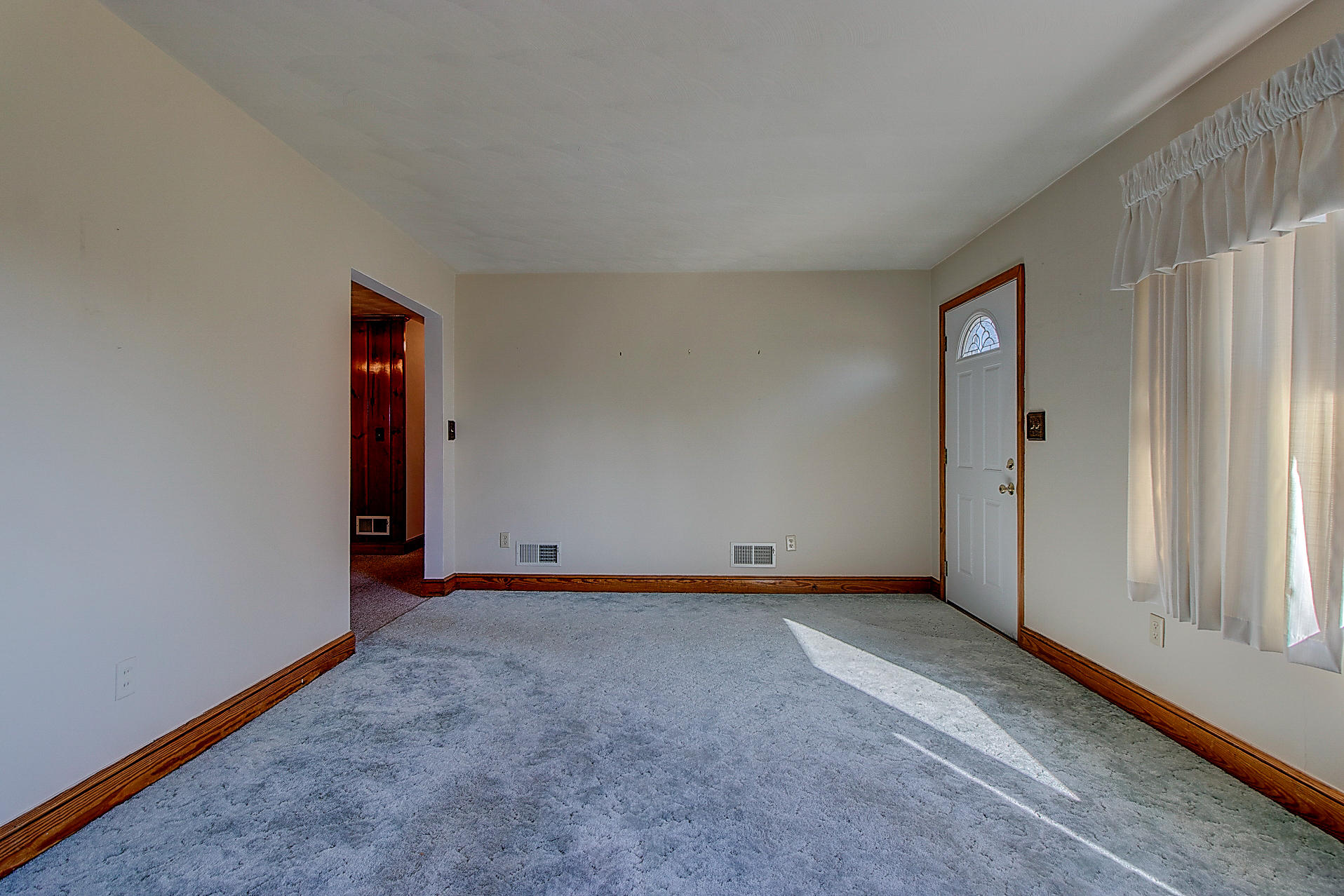 6524 Sherry Road Roanoke, VA 24019 - Photo 6 of 27 IMG_2792_3_4_5_6