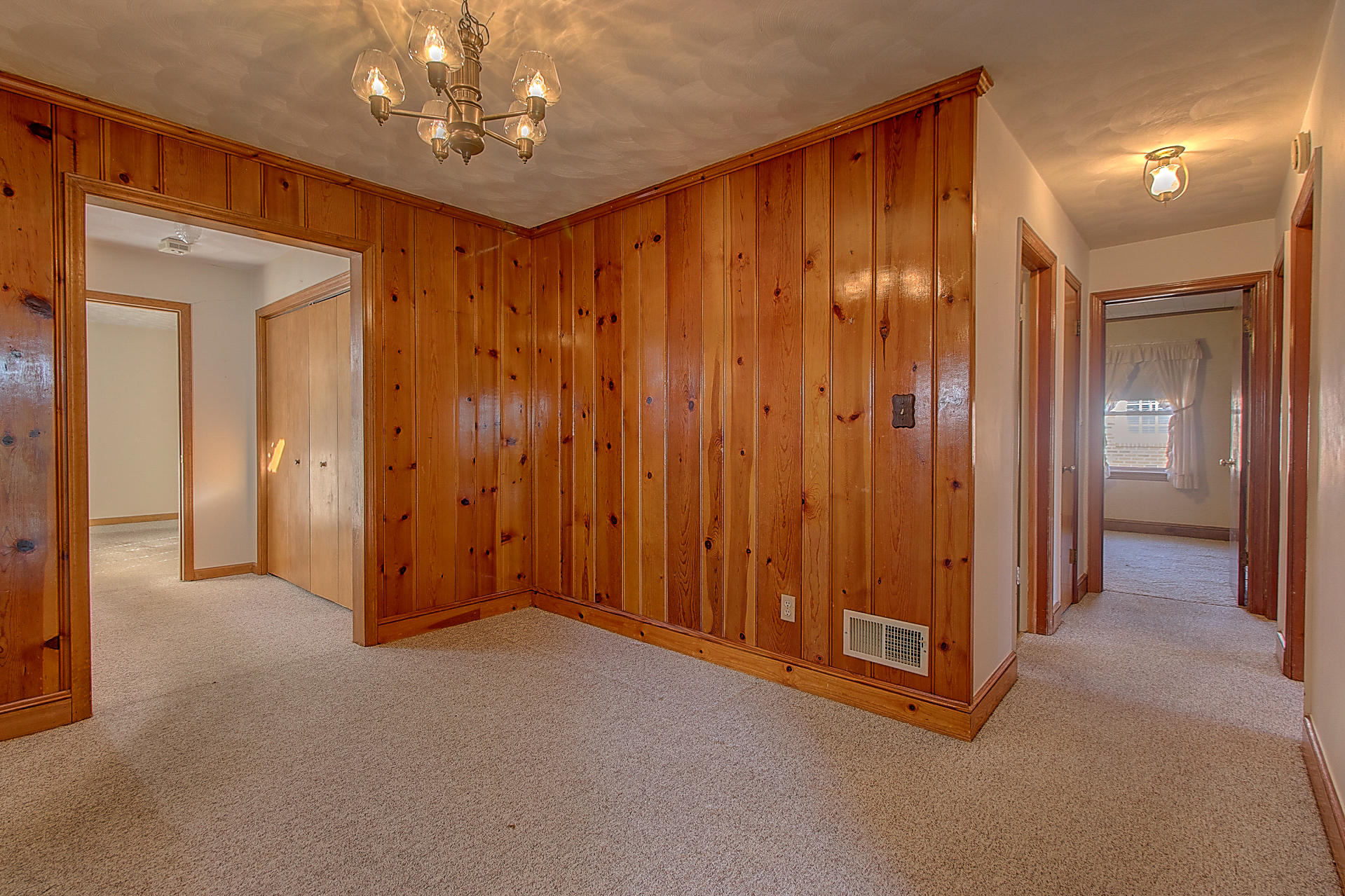 6524 Sherry Road Roanoke, VA 24019 - Photo 8 of 27 IMG_2802_3_4_5_6