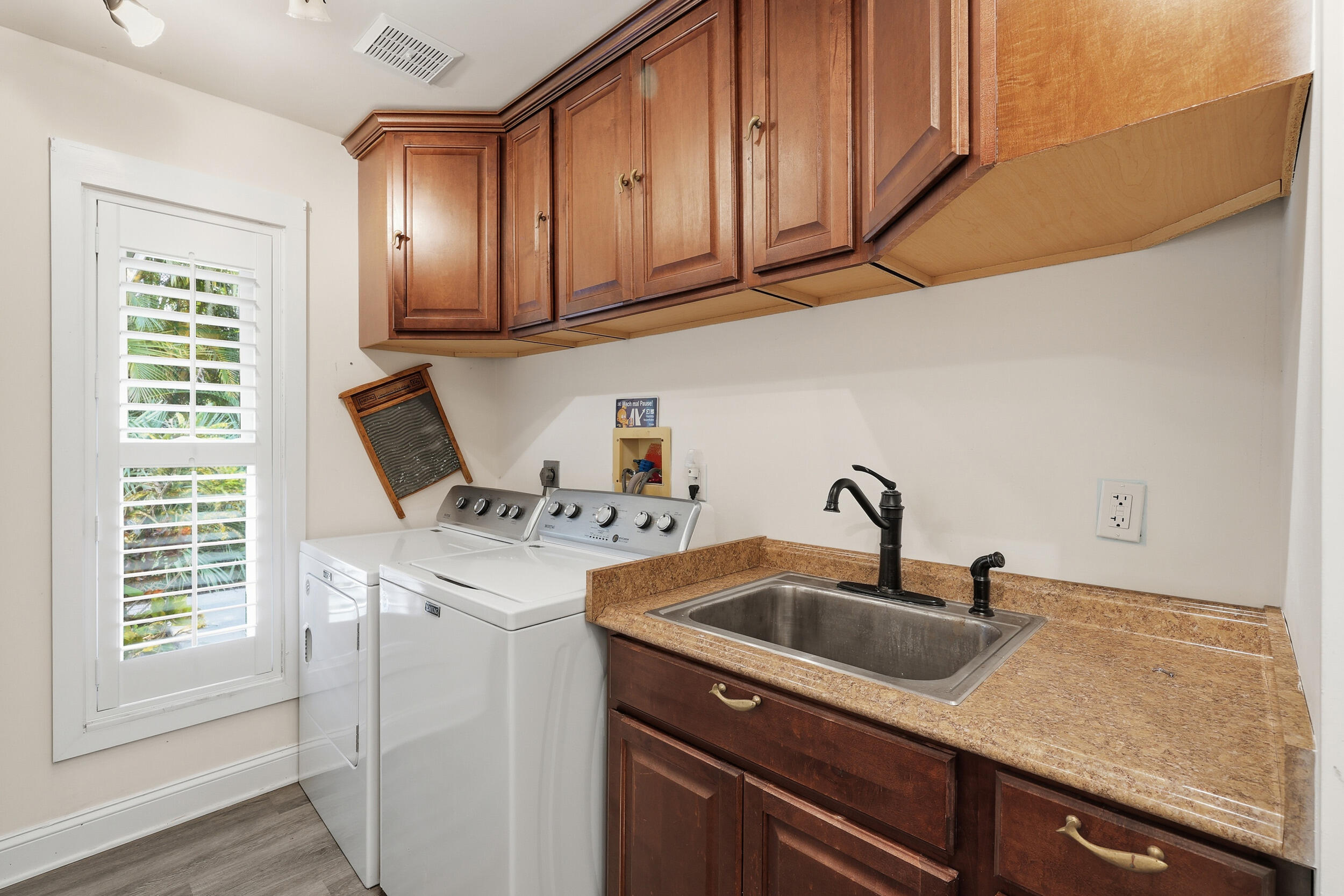 10297 Sandy Run Road Jupiter, FL 33478 - Photo 32 of 50 Laundry