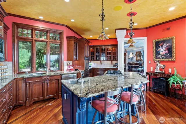 $4,900,000 | 1022 7th Court, Fox Island, WA 98333