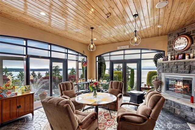 $4,900,000 | 1022 7th Court, Fox Island, WA 98333