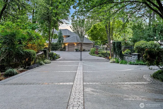 $4,900,000 | 1022 7th Court, Fox Island, WA 98333