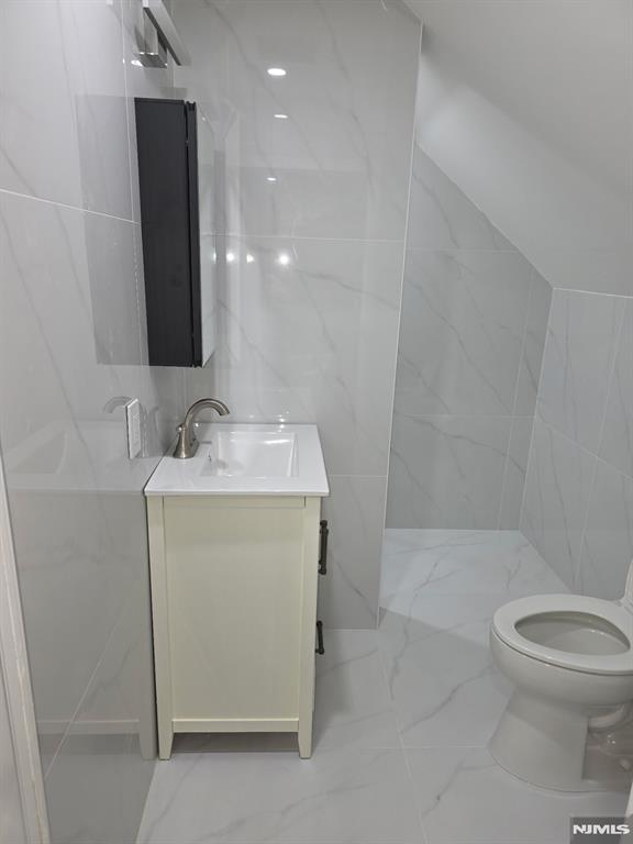 72 Chestnut Street, Unit 2R Montclair, NJ 07042 - Photo 11 of 14