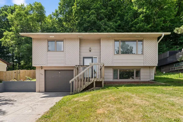 $279,900 | 509 Mill Street East, Cannon Falls, MN 55009