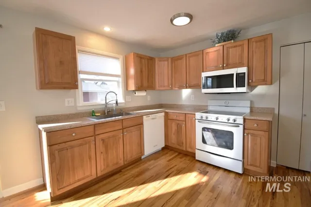 $2,150 | 1327 South Leadville Avenue, Boise, ID 83706