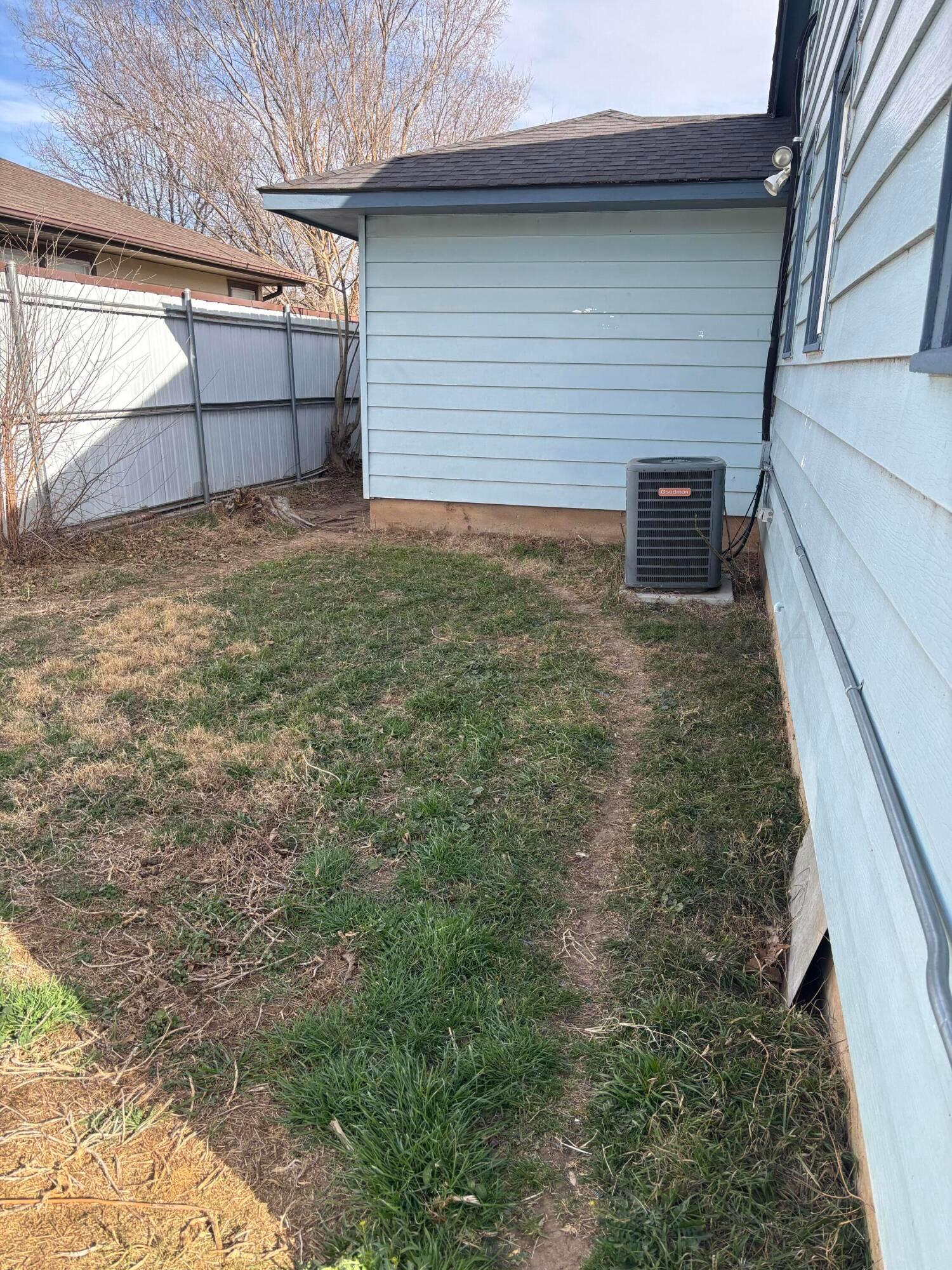 4014 Cline Road Amarillo, TX 79110 - Photo 18 of 21 a backyard of a house