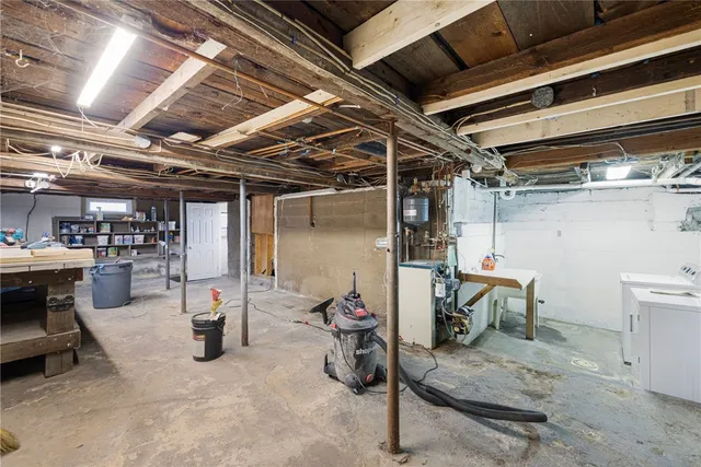 $2,250 | 8 Pine Lane, Coventry, RI 02816