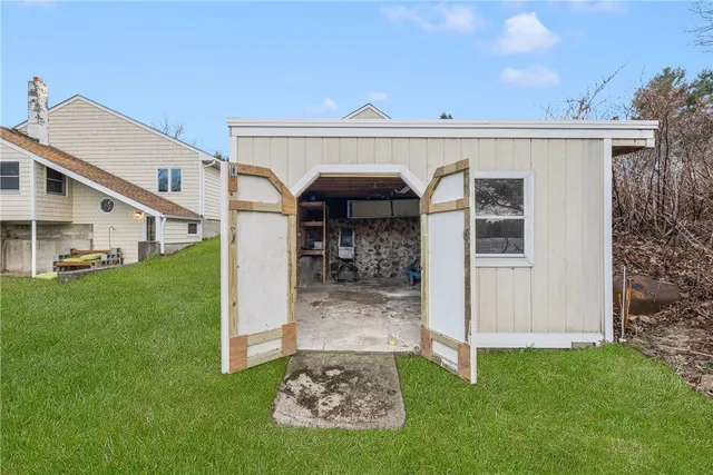 $2,250 | 8 Pine Lane, Coventry, RI 02816