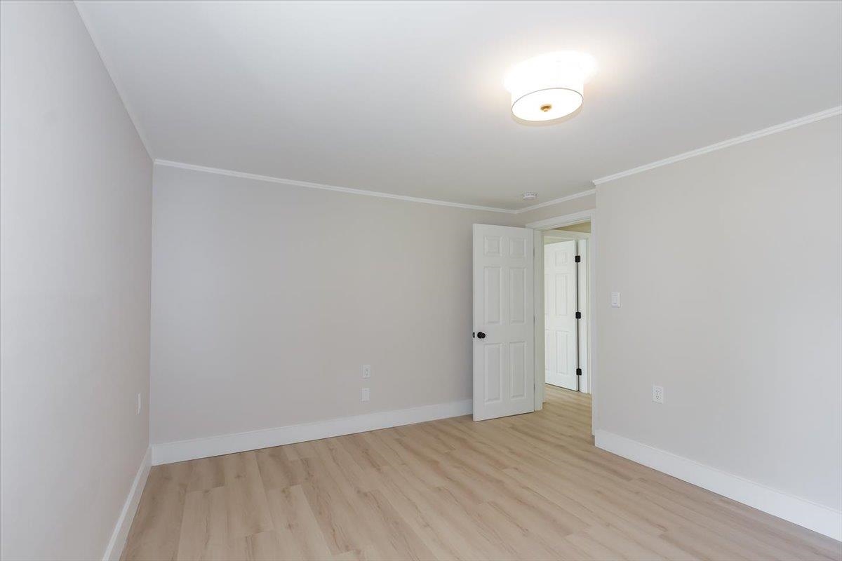 7 Ermer Road Derry, NH 03038 - Photo 24 of 55