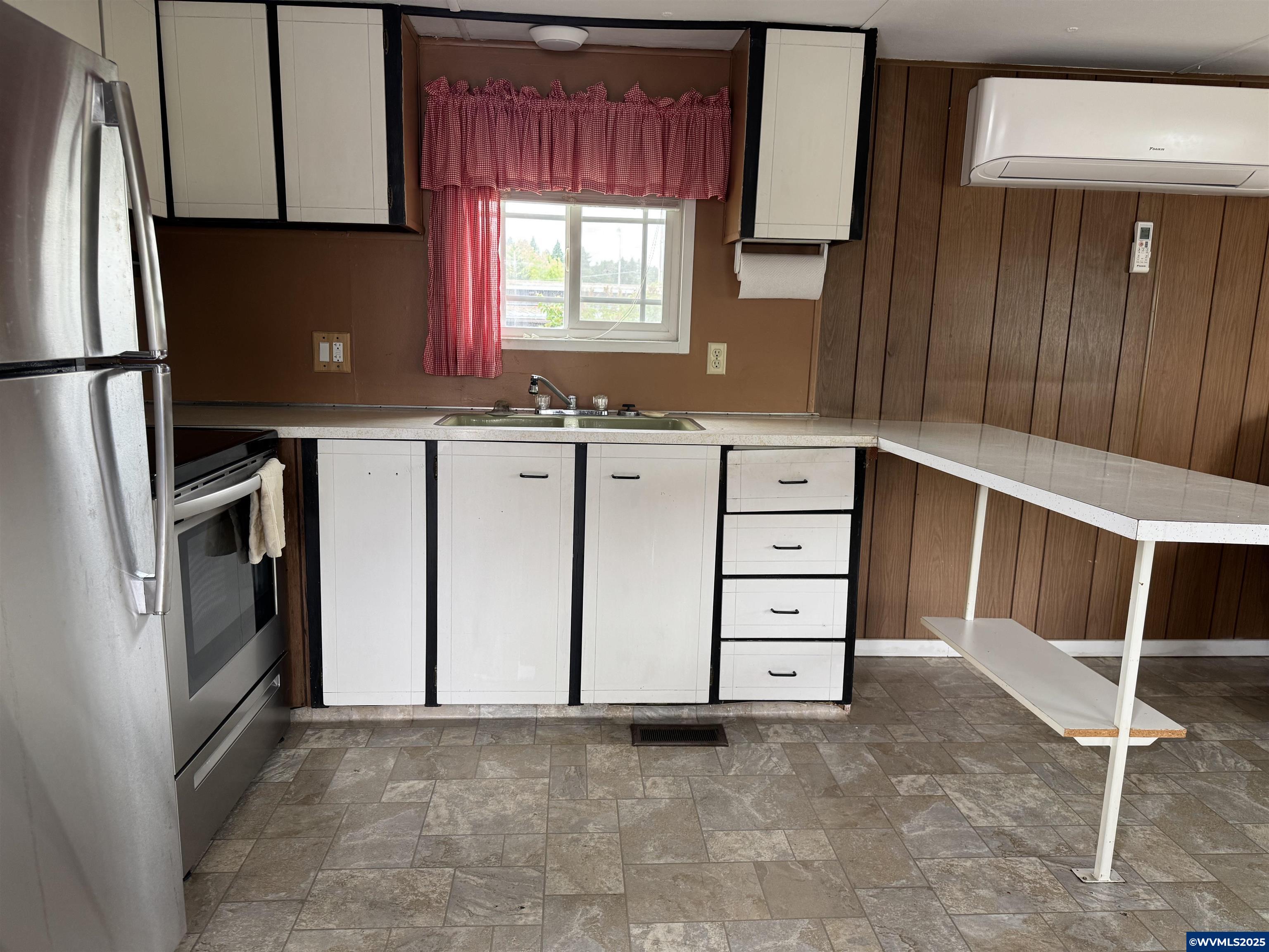 340 Northeast Crest Street, Unit 2 Sublimity, OR 97385 - Photo 7 of 15