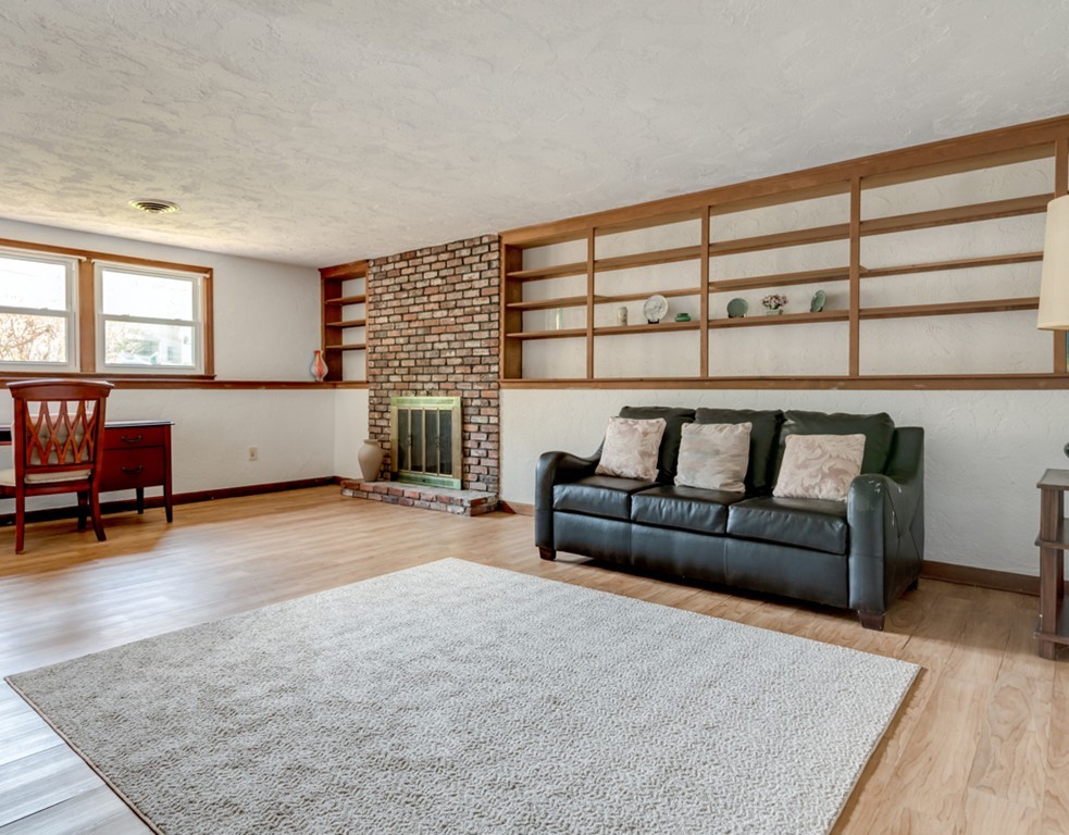 43 Dunster Road Bedford, MA 01730 - Photo 14 of 18 Gallery Image 14