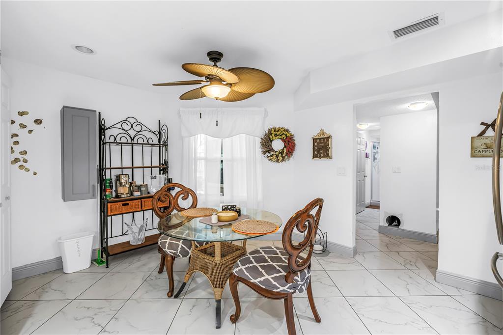 415 Spring Lakes Boulevard, Unit 415D Bradenton, FL 34210 - Photo 14 of 52