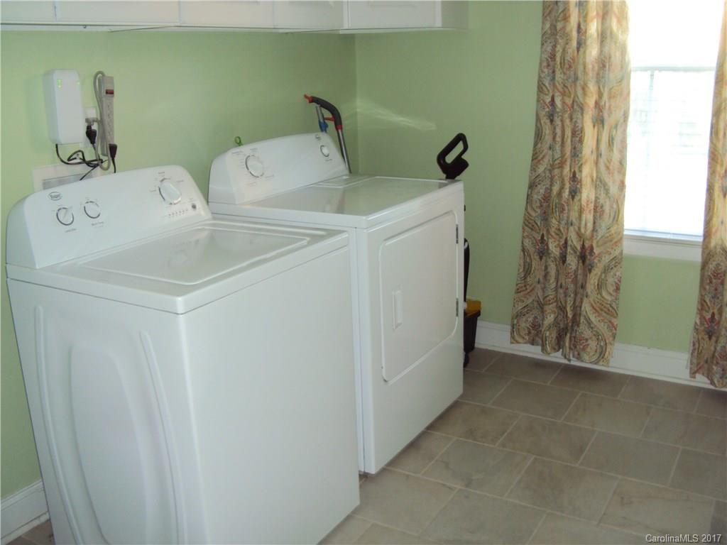 629 Lochridge Road, Unit 32 Charlotte, NC 28209 - Photo 12 of 13 Gallery Image 12