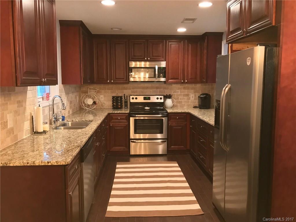 629 Lochridge Road, Unit 32 Charlotte, NC 28209 - Photo 6 of 13 Gallery Image 6