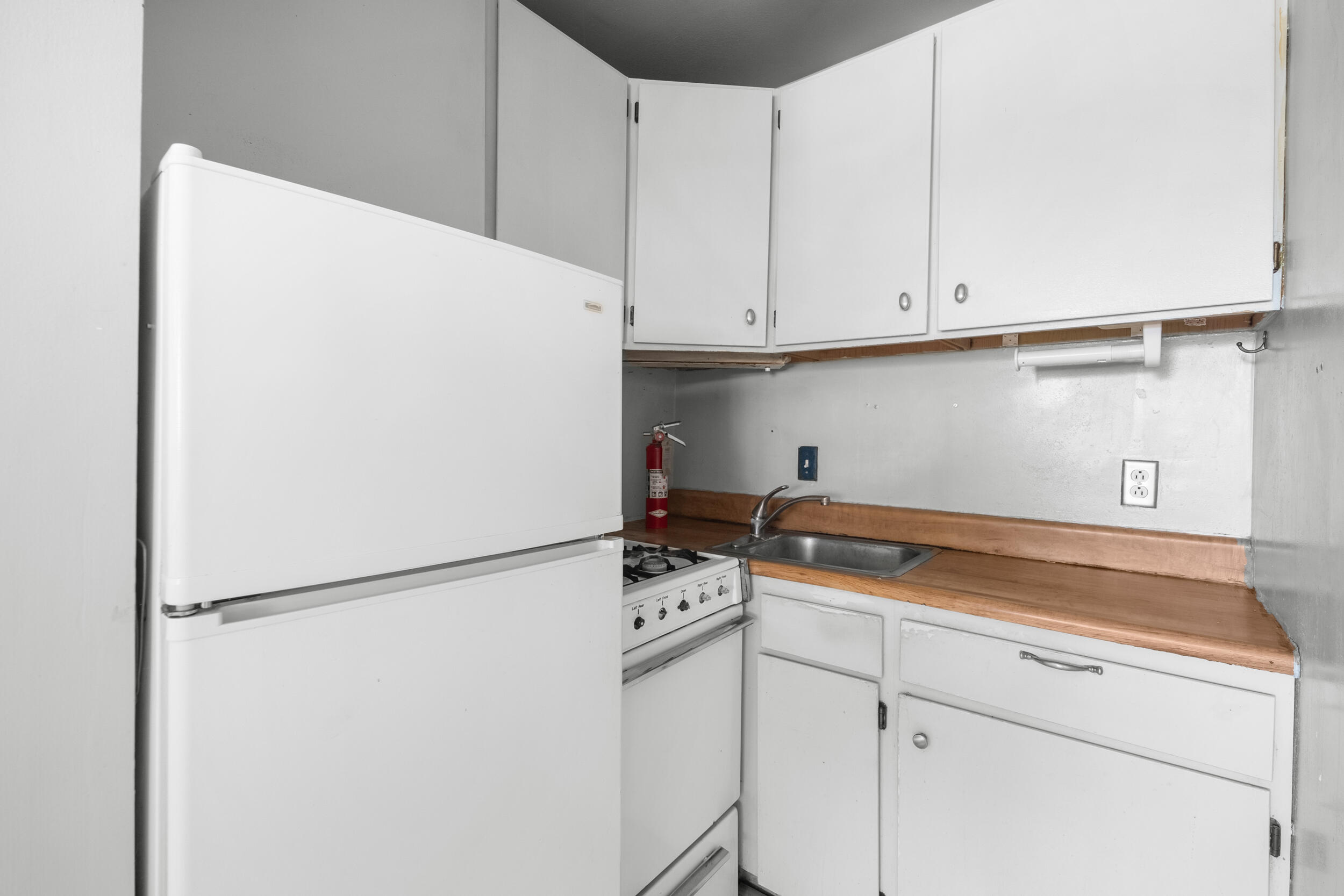 509 North Second Street Lompoc, CA 93436 - Photo 30 of 34 Apartment Kitchen