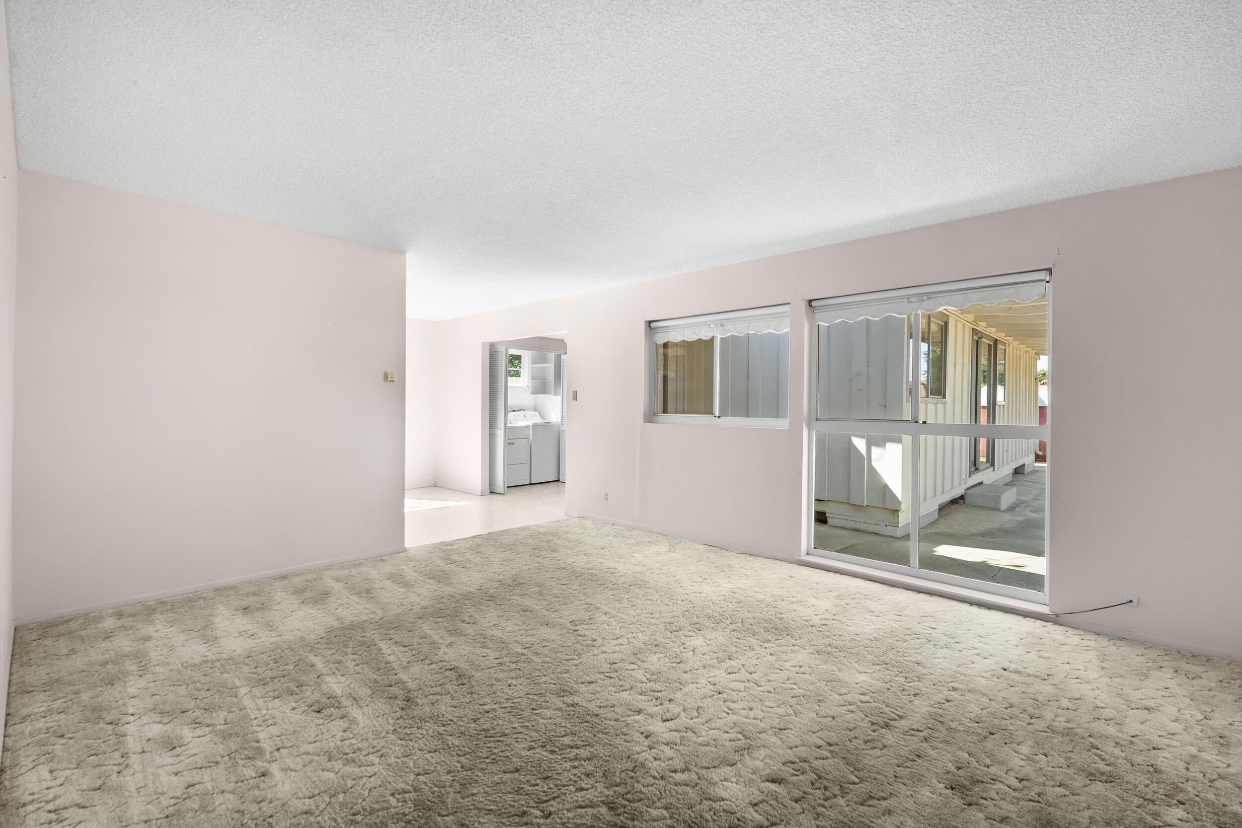 509 North Second Street Lompoc, CA 93436 - Photo 4 of 34 Livingroom