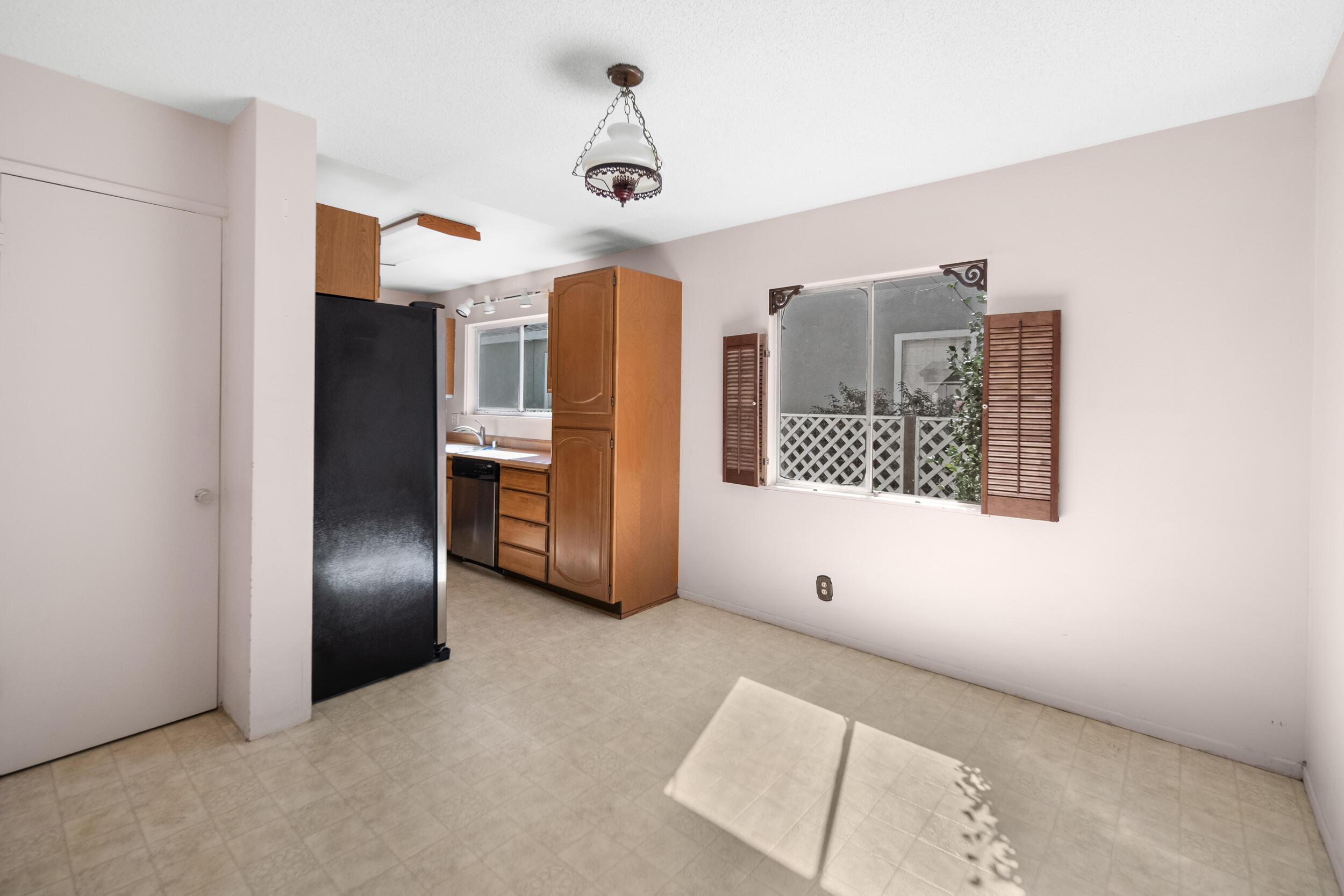 509 North Second Street Lompoc, CA 93436 - Photo 7 of 34 Dinning area