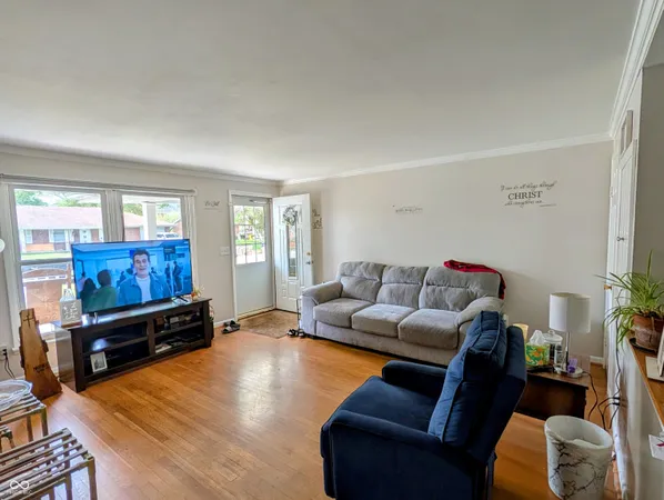 $299,900 | 3720 Camelot Lane, Columbus, IN 47203