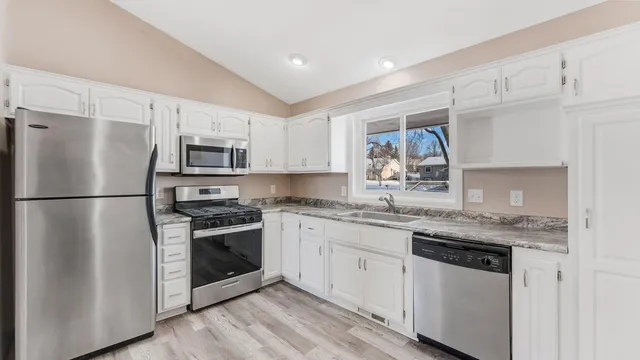 $369,900 | 16407 Griffon Trail, Lakeville, MN 55044