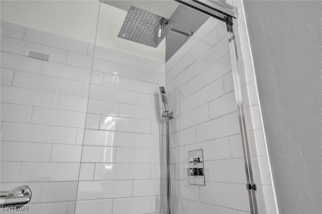 647 Pepper Tree Circle Henderson, NV 89014 - Photo 34 of 34 Full Bathroom second floor