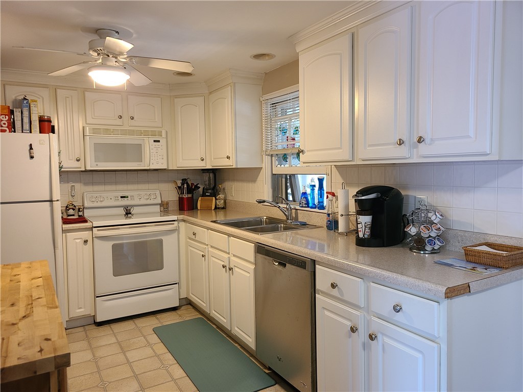 20 Spencer Road Smithfield, RI 02828 - Photo 4 of 18