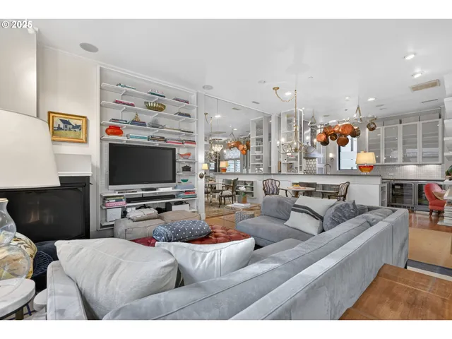 $590,000 | 2018 Northwest 16th Avenue, Portland, OR 97209