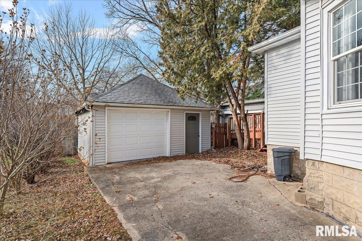 865 South English Avenue Springfield, IL 62704 - Photo 40 of 43