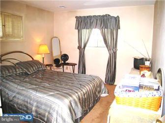 635 Wises Mill Road Philadelphia, PA 19128 - Photo 7 of 11 Bedroom - Main