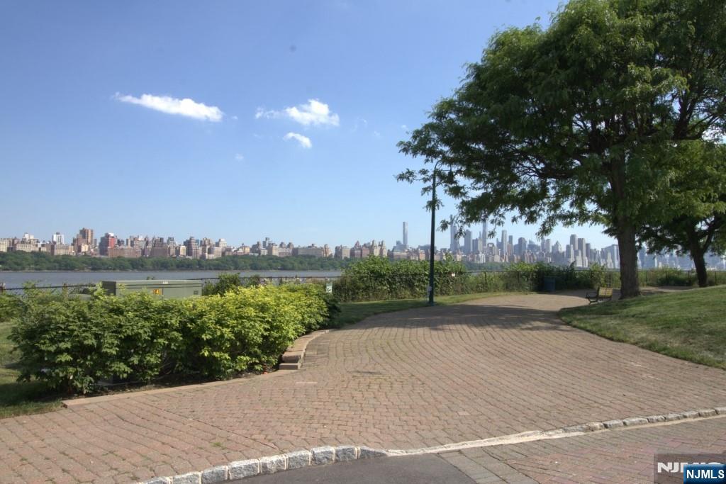 340 The Promenade Edgewater, NJ 07020 - Photo 39 of 46