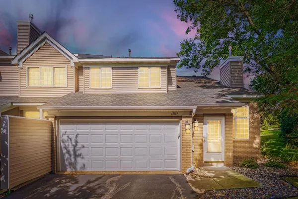 $260,000 | 18169 Settlers Way, Eden Prairie, MN 55347