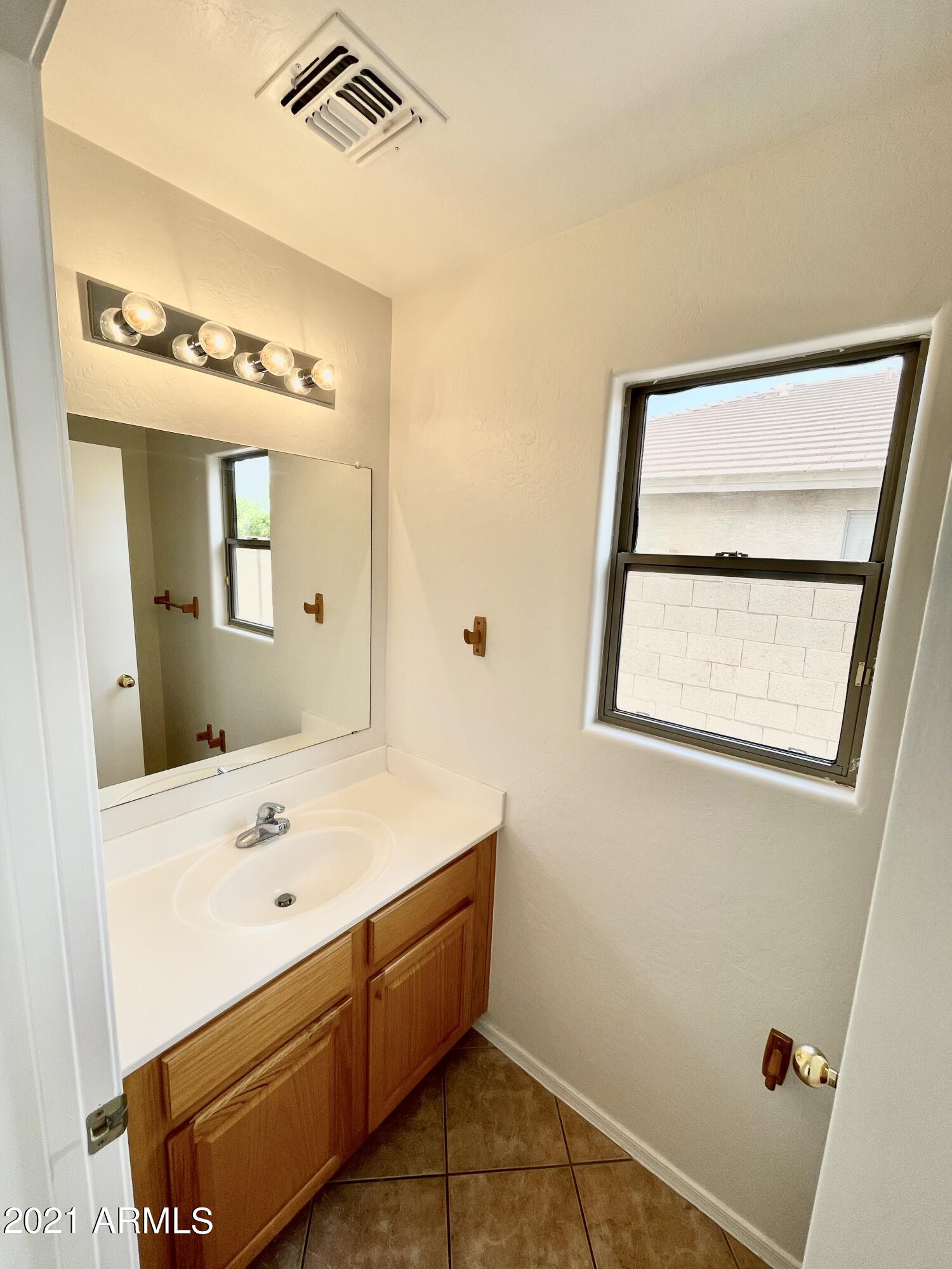 2331 West Darrel Road Phoenix, AZ 85041 - Photo 22 of 34 IMG_1168