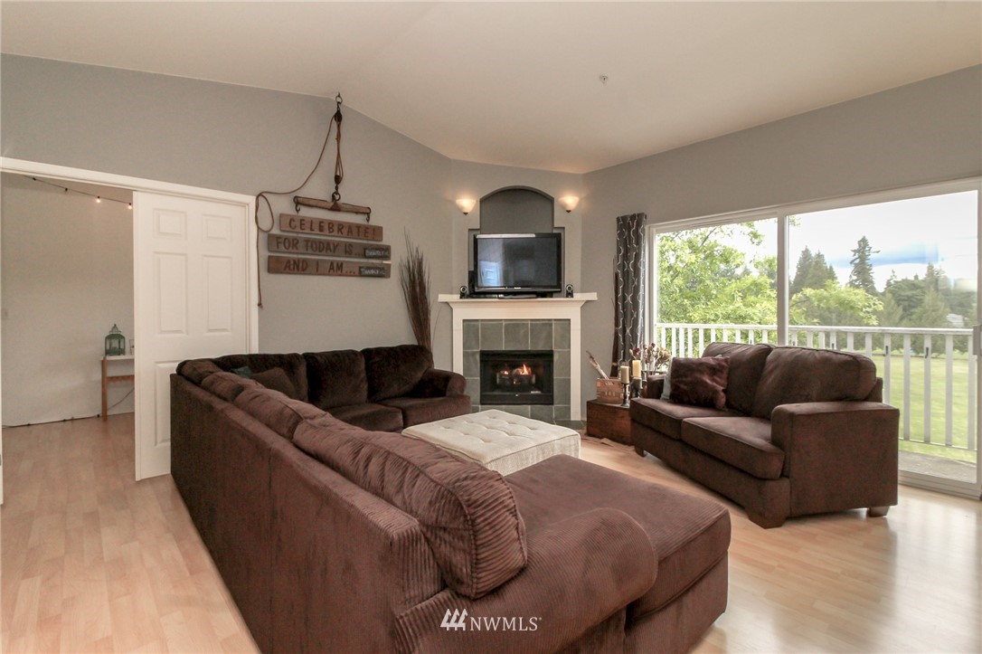 14130 Southeast 171st Way, Unit D303 Renton, WA 98058 - Photo 6 of 24 Gallery Image 6