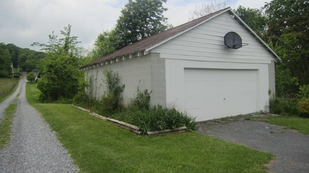 157 Stagecoach Road Staunton, VA 24401 - Photo 3 of 36 Gallery Image 3