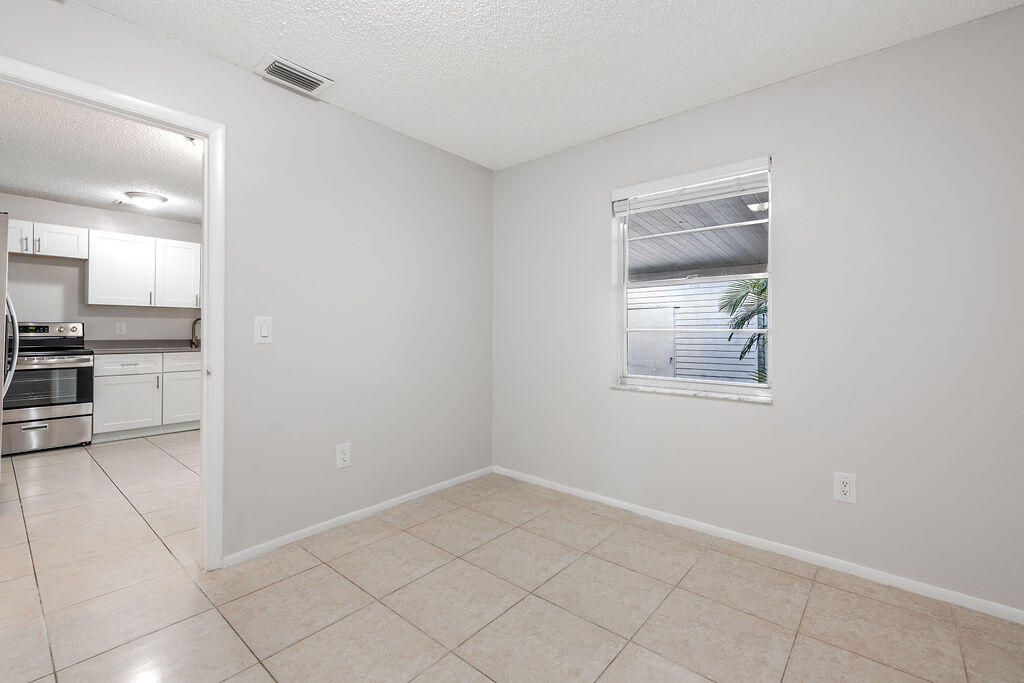 4468 Stevens Road Lake Worth, FL 33461 - Photo 11 of 25 4468StevensRoad,LakeWorth-8