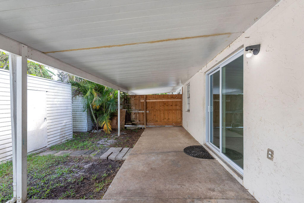 4468 Stevens Road Lake Worth, FL 33461 - Photo 19 of 25 4468StevensRoad,LakeWorth-16